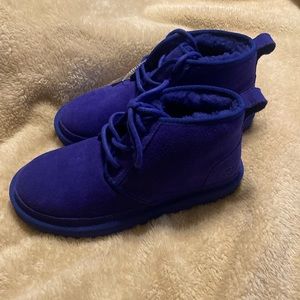 Ankle boots by Ugg comfortable and stlylish